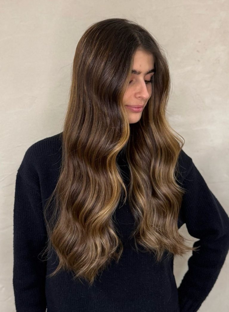 Long brunette balayage with caramel waves, ATICA Salón Malasaña