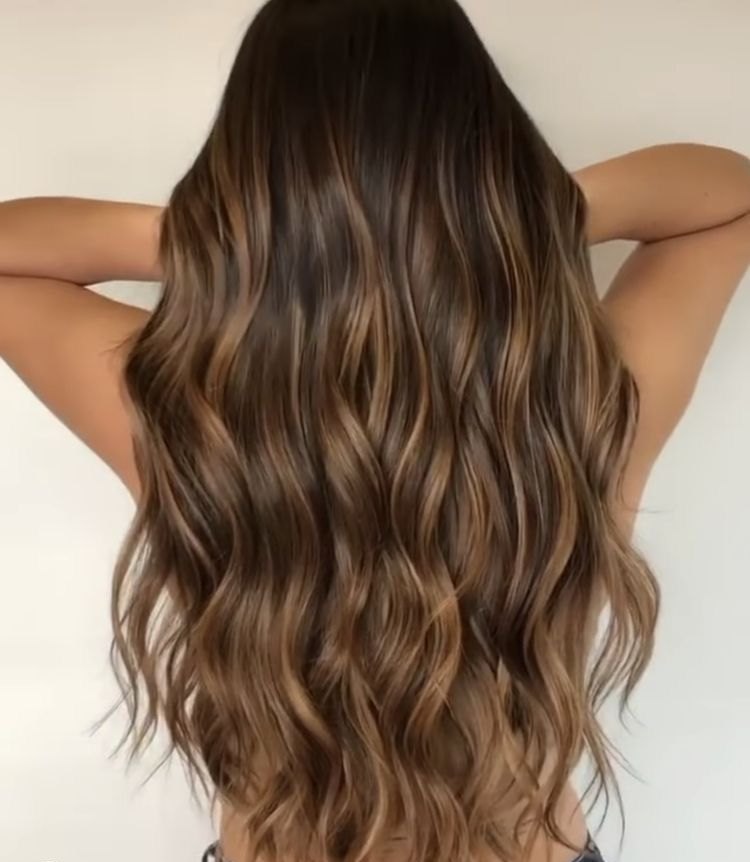 Balayage castaño caramelo con ondas, ATICA Salón Madrid